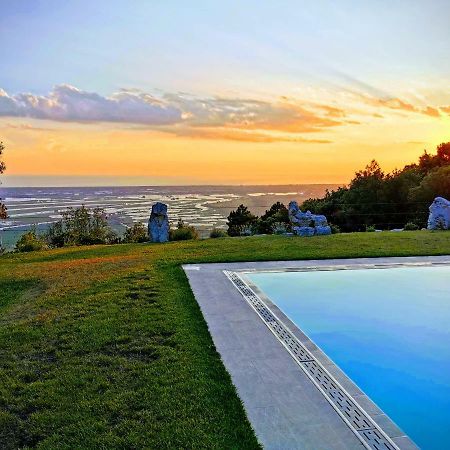 Chiatri Holiday Prato Verde المظهر الخارجي الصورة